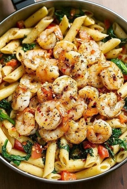 Tomato spinach shrimp pasta  😌