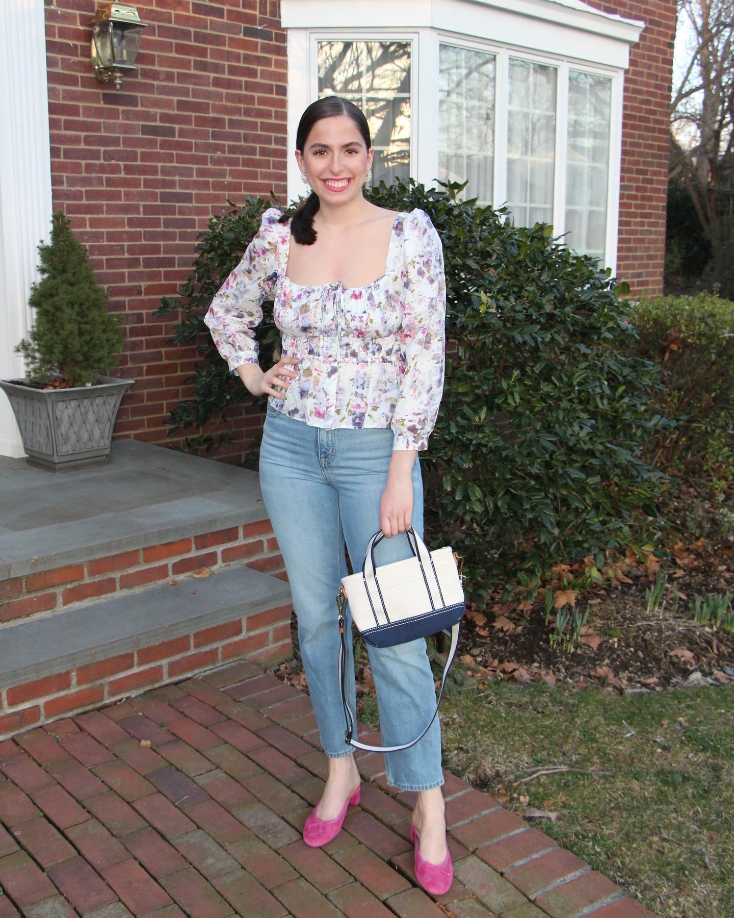 spring outfit, preppy outfit, floral top, mom jeans, light wash jeans, canvas bag