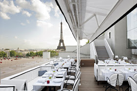 Paris restaurant with a view