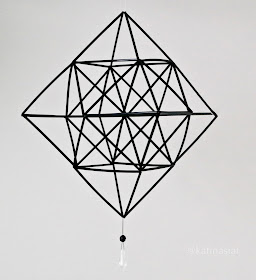 Himmeli, pillihimmeli, straw himmeli,askarteluidea, jouluaskartelu, muovipilleistä modern geometric