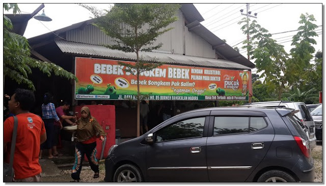 TEMPAT MAKAN ENAK DI BANGKALAN: NIKMATNYA BEBEK SONGKEM  PAK SALIM