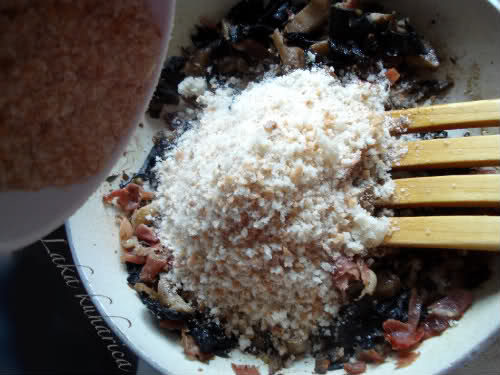 bread crumbs in the mushroom mixture