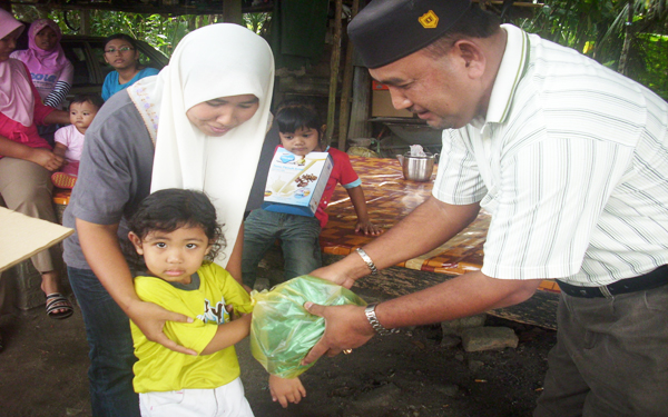 Sanggar Suri: PROJEK TABUNG SUSU UNTUK ANAK YATIM & FAKIR 