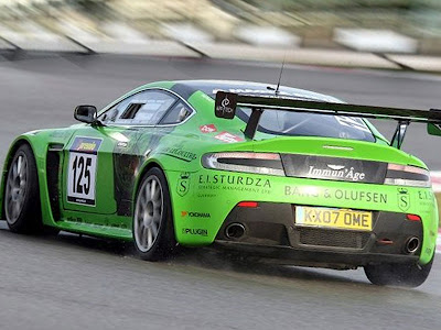 Aston Martin on Aston Martin Sport Cars Green Vantage V12 Race Car   Sport Cars And