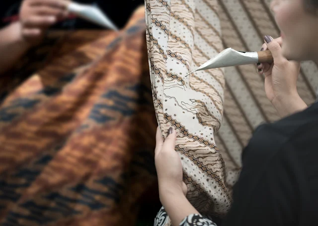 Kenali 10 Motif Batik Paling Terkenal di Indonesia dan Internasional