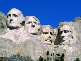 Colonia astral no Monte Rushmore, os 4 presidentes americanos ex faraós