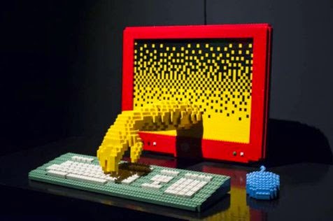 Wow!! Patung Keren Ini Ternyata Dibuat Dengan Lego