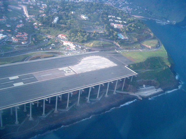 Bandara Internasional Madeira