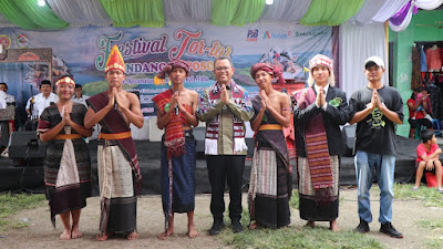 Berkreasi Lewat Budaya Diacara Festival Tortor Gondang Naposo