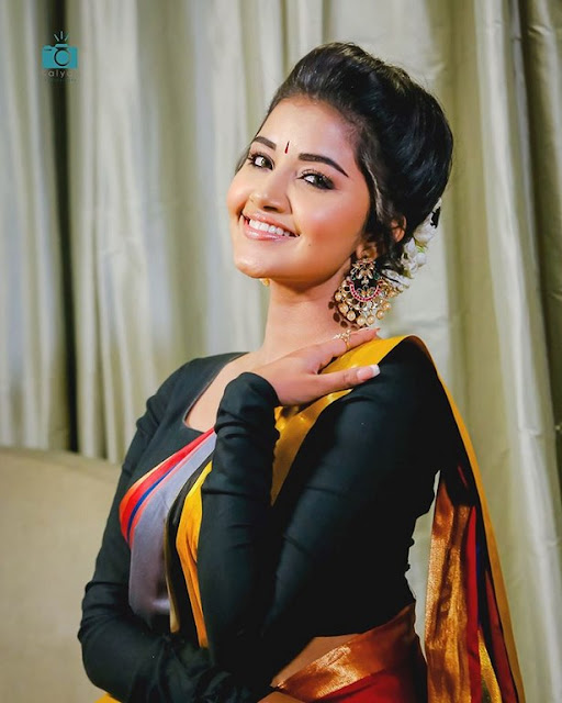 Anupama Parameswaran beautiful pics in saree 