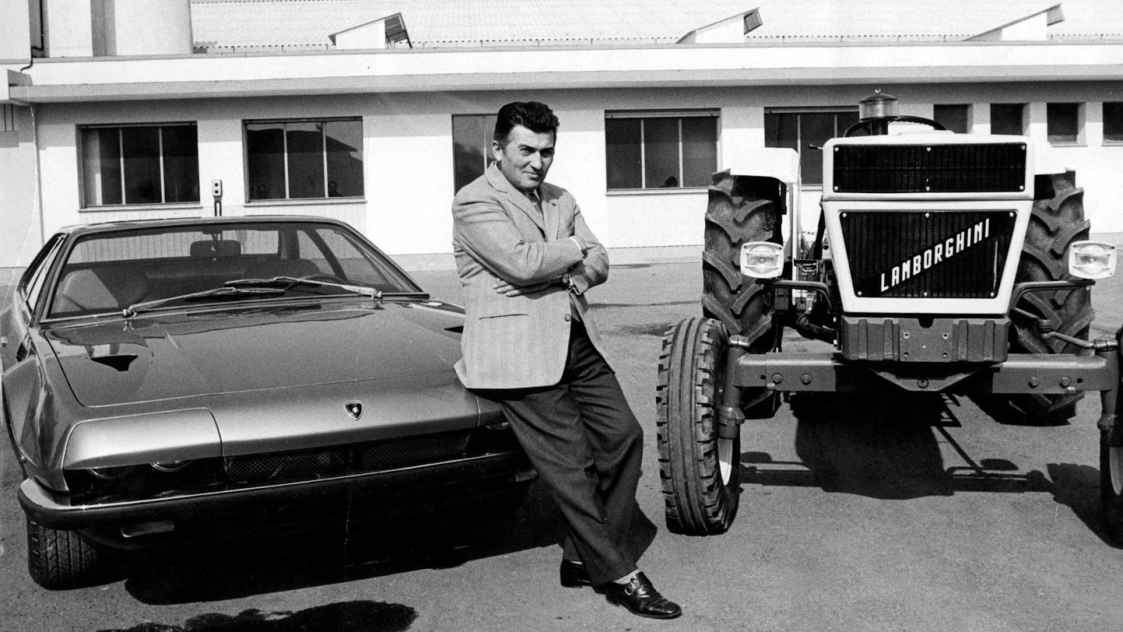 Nơi sản sinh siêu xe Lamborghini đã thay đổi ra sao sau 60 năm? - Ảnh 2.