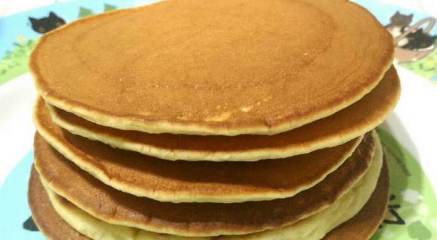 Resep Membuat Pancake Pisang (simple&enak) by Yeti Titi . Enaknya Juaraa banget
