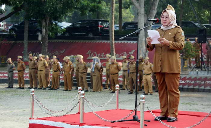 Asisten Pemerintahan dan Kesra Setdakab Lamsel Pimpin Apel Mingguan Peringatan Harkitnas ke-115