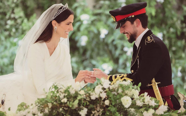 Princess Rajwa wore a wedding dress designed by Lebanese designer Elie Saab.Princess of Wales wore a dress by Elie Saab