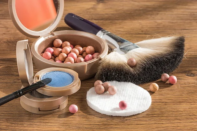 How to Clean Makeup Brushes And Sponges