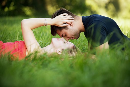 THE ROLE OF PHYSICAL ATTRACTION  IN A RELATIONSHIP BY LOVETADKA