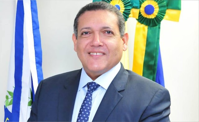 Bolsonaro confirma indicação do piauiense Kassio Nunes Marques ao STF
