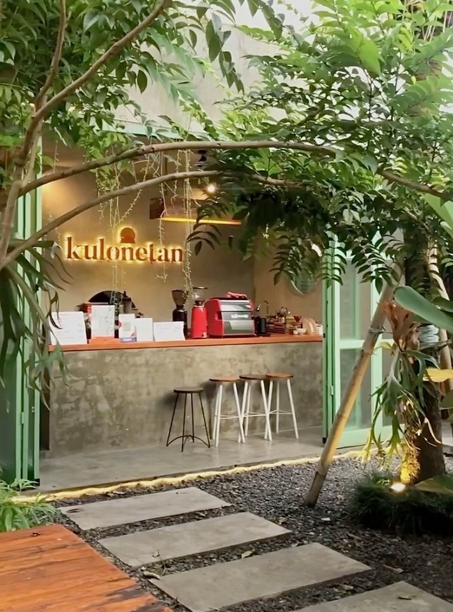 kulonetan cafe malang