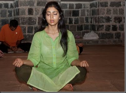 Shriya sexy pictures041209