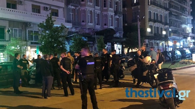 Άγριο ξύλο μεταξύ νεαρών στο κέντρο της Θεσσαλονίκης – Προσήχθησαν οκτώ άτομα
