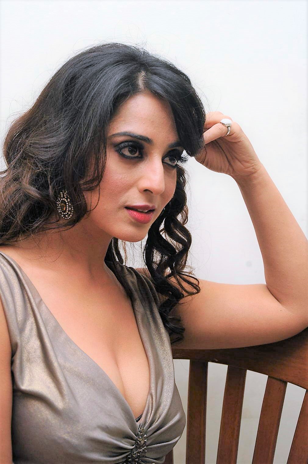 Mahie Gill (Rimpy Kaur) HD HQ Photoshoot