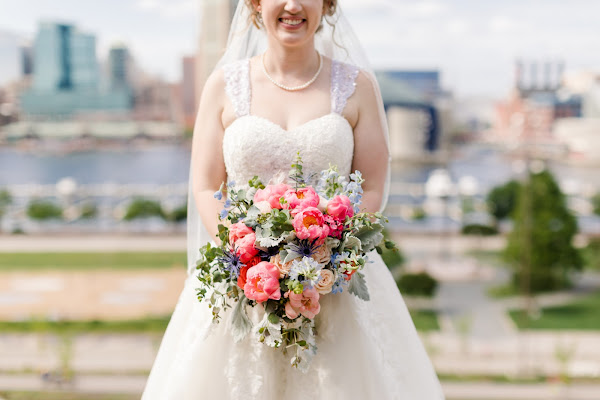 Baltimore Wedding at Federal Hill Park and the Baltimore Museum of Industry BMI photographed by Heather Ryan Photography