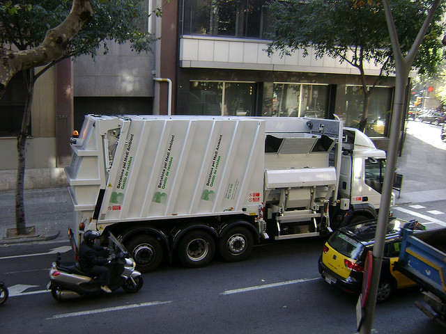 12 fotos de caminhões de reciclagem curiosos