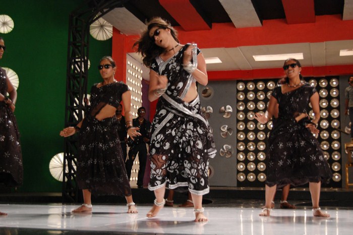lakshmi rai saree dance @ kanchana movie unseen pics