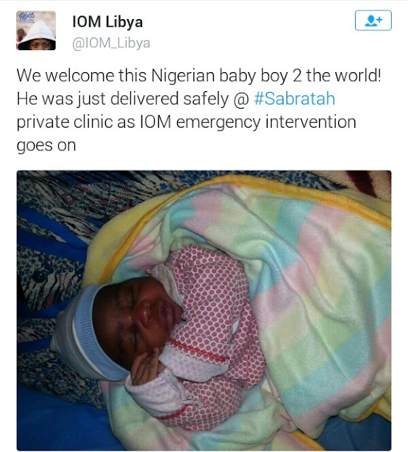 Photo: Nigerian migrant gives birth in Libya camp