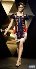 Dressing Hongkong  -- Desi Style.
