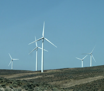 the wind part of puget sound energy's wild horse wind and solar and priest rapids hydro