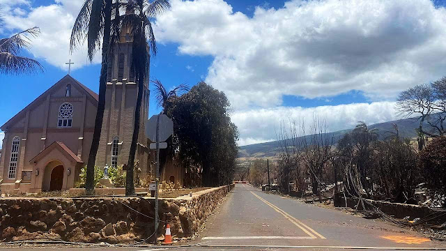 Igreja de Maria Lanakila ilesa no incendio de Havai, agosto 2023