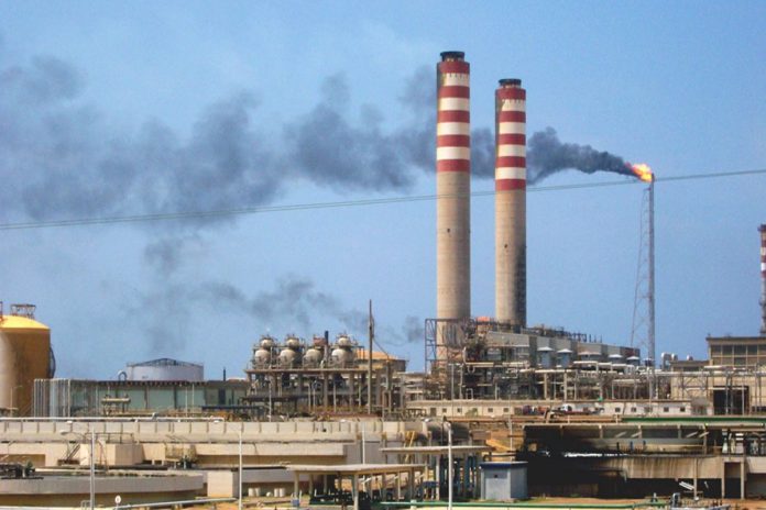 Incendio paralizó la unidad de destilación de la refinería Cardón