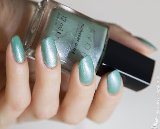 Avon Nailwear Pro + Chilling Teal + Essence Effect Nail Polish Glitz & Glam