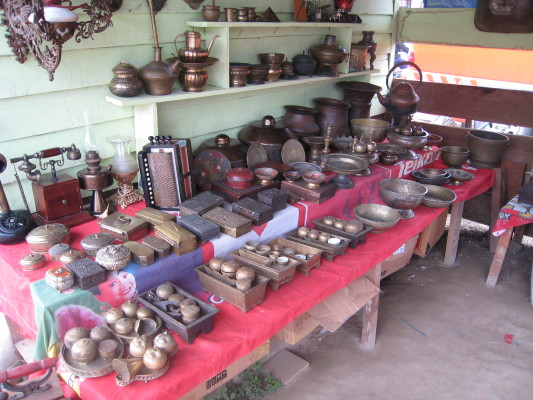 Antique items at Serikin Market