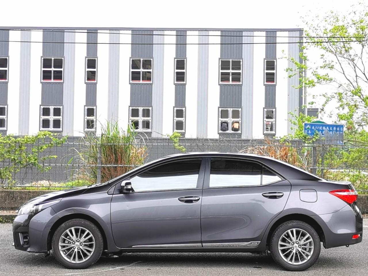 Toyota 二手車買賣專門店-2014-Altis-