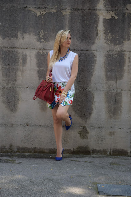 outfit stampa a fiori come abbinare la stampa a fiori abbinamenti stampa a fiori how to wear floral print how to combine floral print mariafelicia magno fashion blogger colorblock by felym outfit luglio 2016 outfit estivi summer outfits july outfits fashion blogger italiane fashion bloggers italy influencer italiane italian influencer