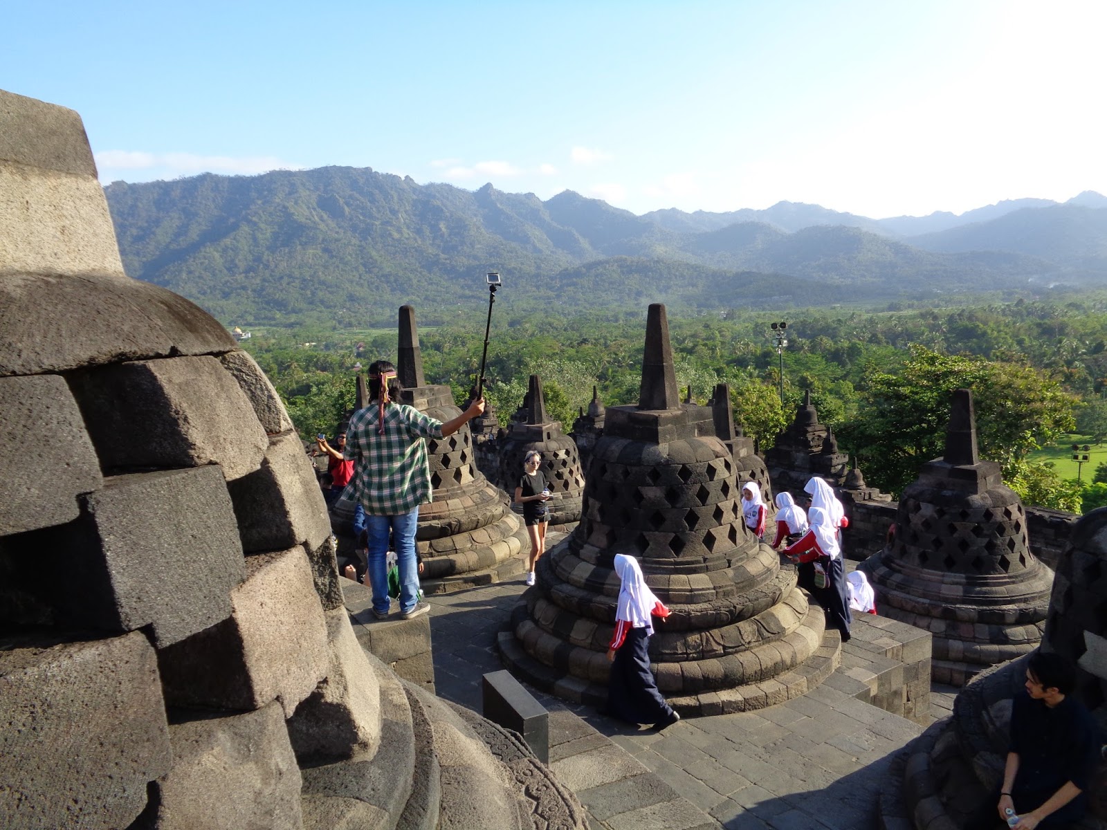 PAKET WISATA DI CANDI BOROBUDUR PEMANDU WISATA CANDI BOROBUDUR