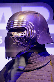 Kylo Ren helmet Star Wars Rise of Skywalker