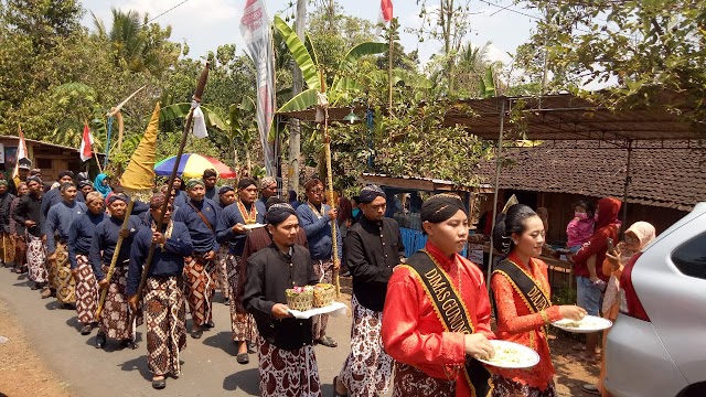 Kirab Pusaka dan Kuras Gentong Kyai Sobo Agenda Rutin Satu Suro 