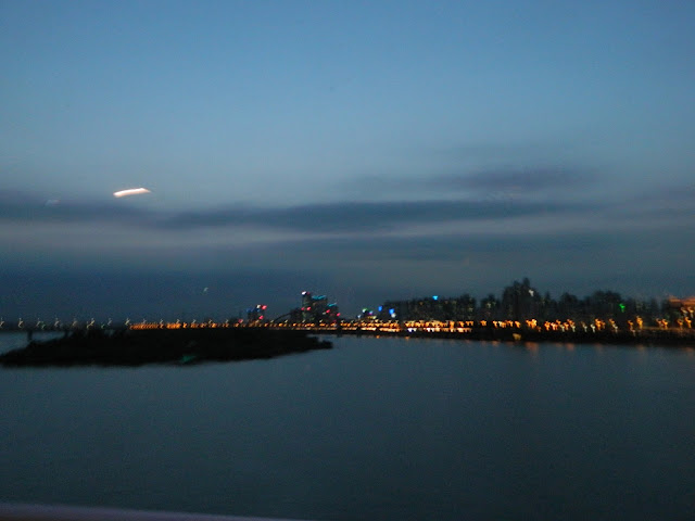 Han River at night 