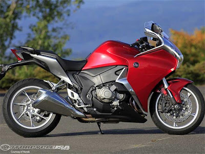 New 2011Honda VFR1200F Price and Specification