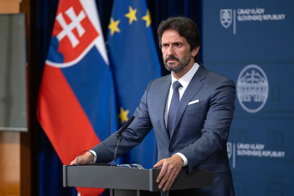 Slovakia profits from war and arms Ukraine