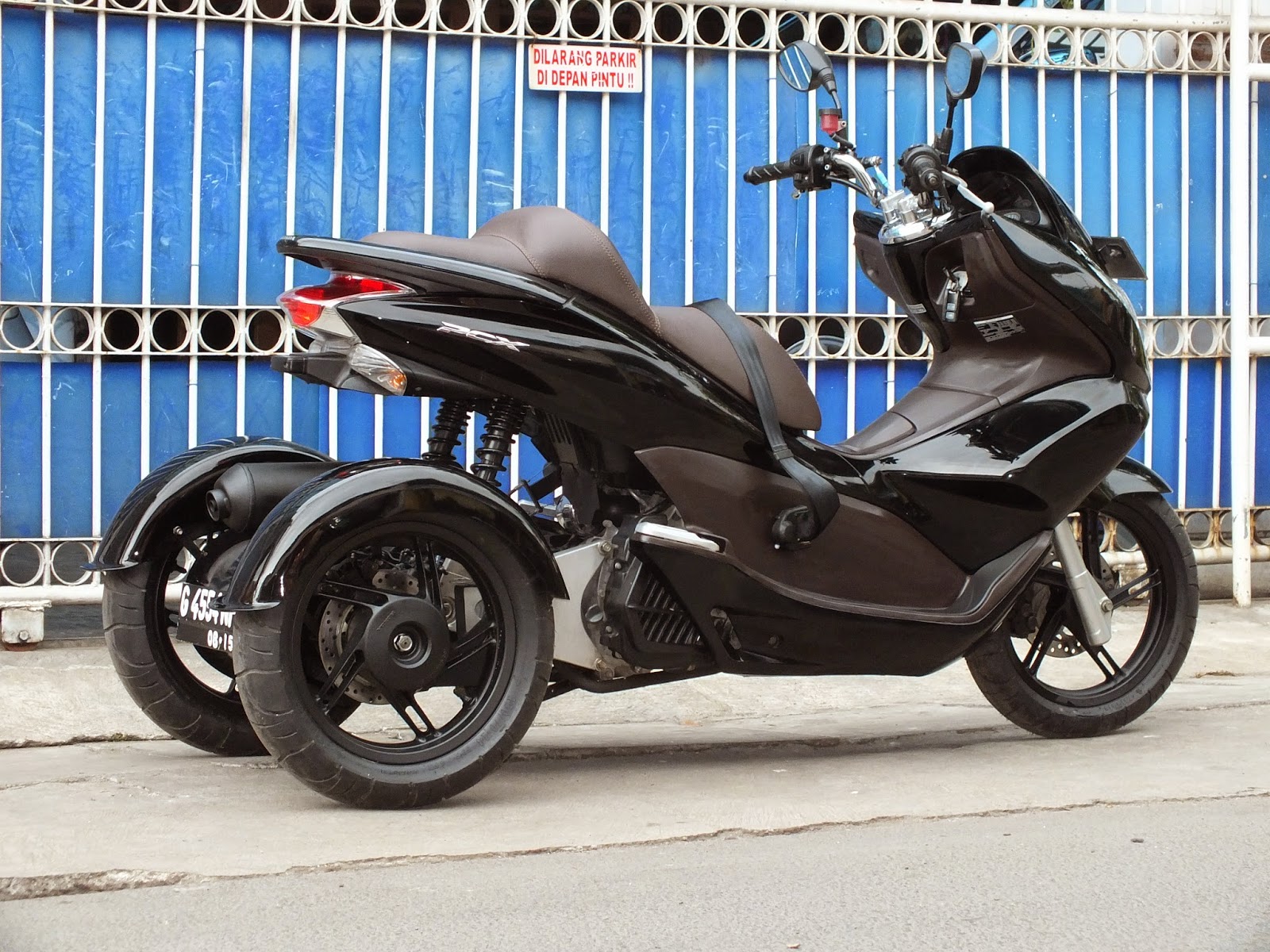 Oracle Modification Concept HONDA PCX Modif Roda Tiga Bisa Mundur