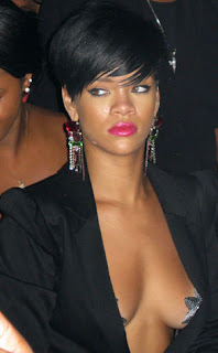 hot barbadian entertainer rihanna