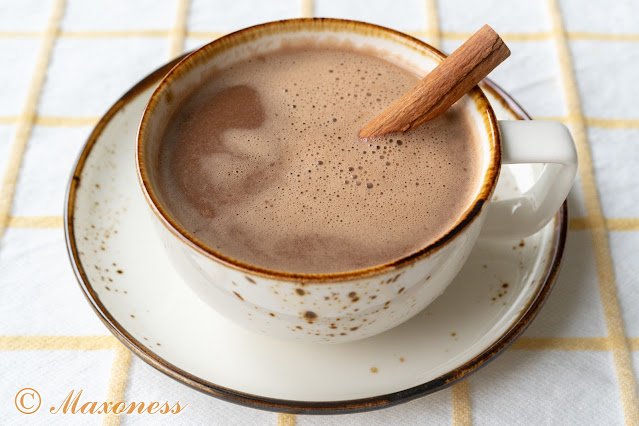Пикантный горячий шоколад с корицей