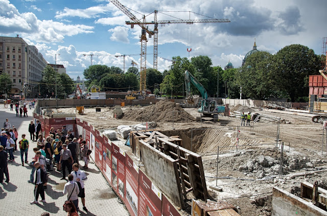 Baustelle Rathausstraße / Spandauer Straße, Neubau Bahnhof Berliner Rathaus bis Bahnhof Brandenburger Tor, 10178 Berlin, 16.08.2013