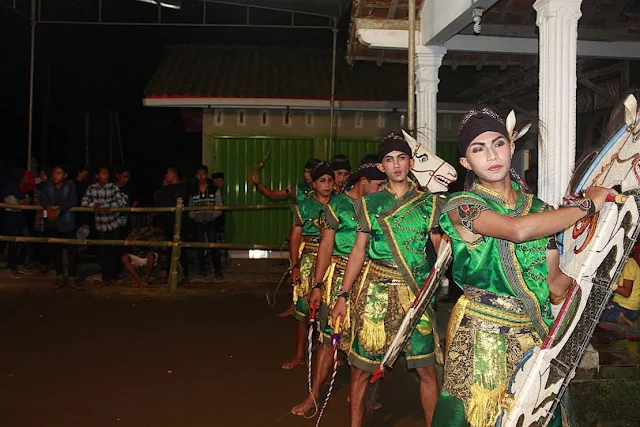 Foto-Foto Jatilan Keren Langen Kudho Wiromo Samigaluh