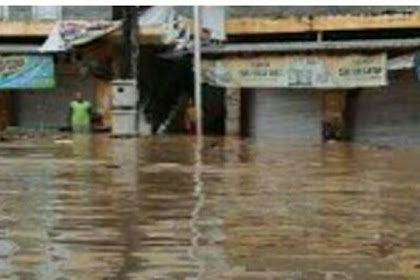 Kampung Nelayan di Lamongan Dihantam Banjir Bandang