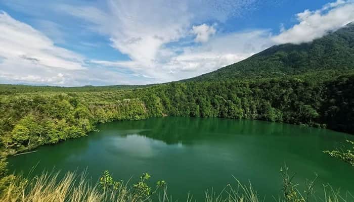 Misteri Danau Tolire